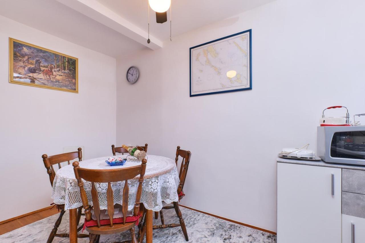Apartman Ana Mali Lošinj Exterior foto